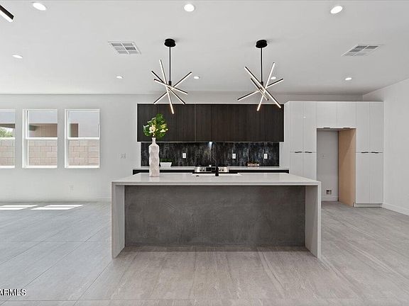 5th image of 2904 E ANGELA Drive