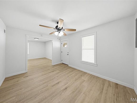 5th image of 518 W Victor St