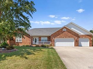 4 Liederkranz Ln, Millstadt, IL 62260