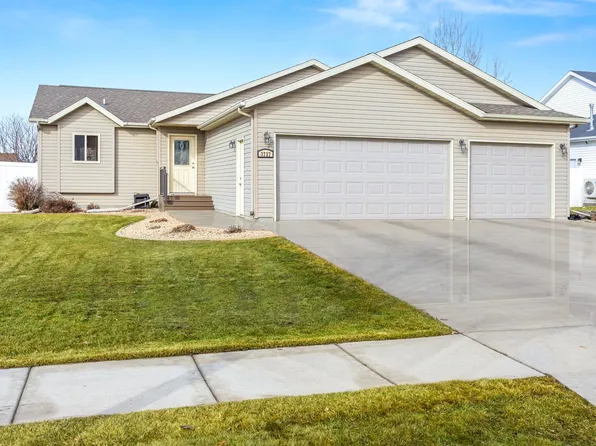 3737 Harrison St S, Fargo, ND 58104