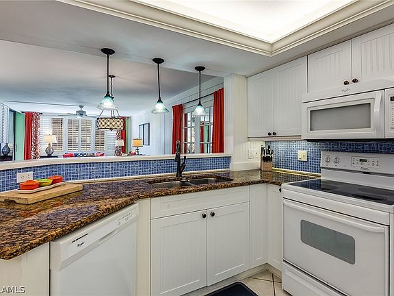 3rd image of 979 Gulf Dr #582