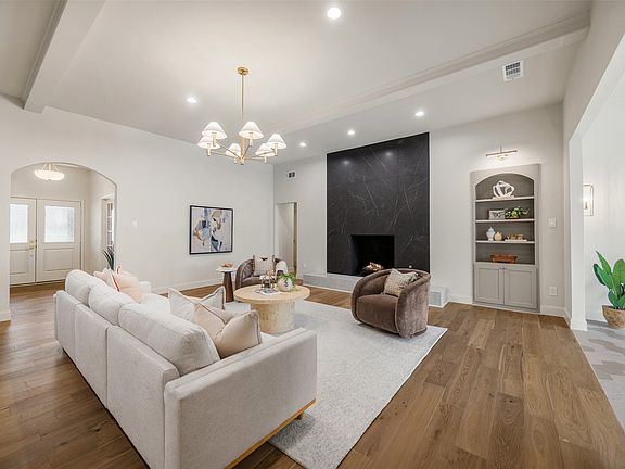 4th image of 7606 Dunoon Ave