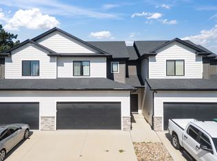 232 Bristlecone Dr, Pleasant Hill, IA 50327