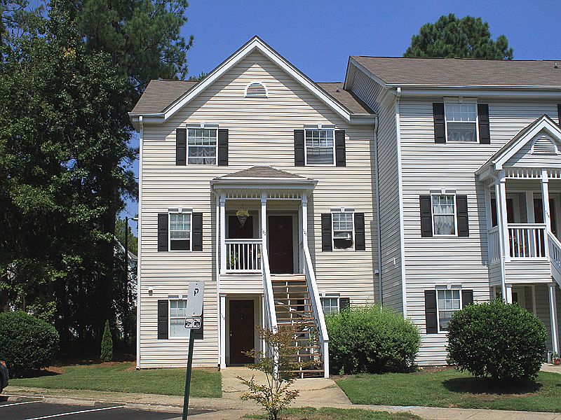 1st image of 120 Kingsbury Drive