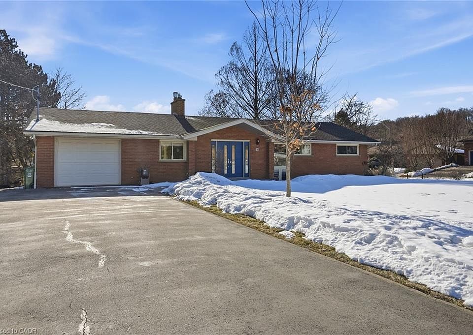 1st image of 81 Thomson Dr