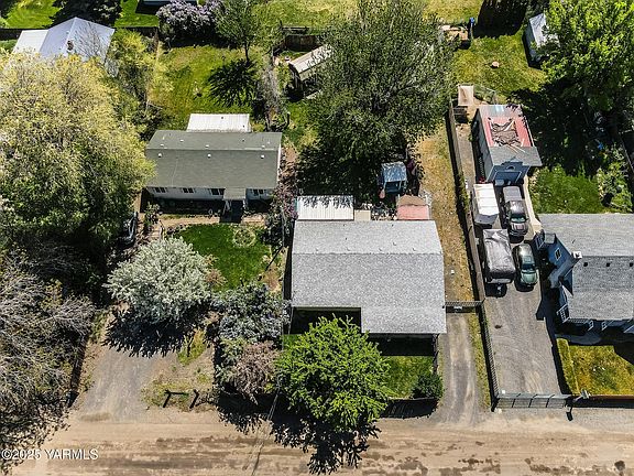 2nd image of 10608 Hackett Rd