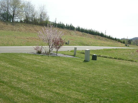 5th image of 440 Fairfield Ln