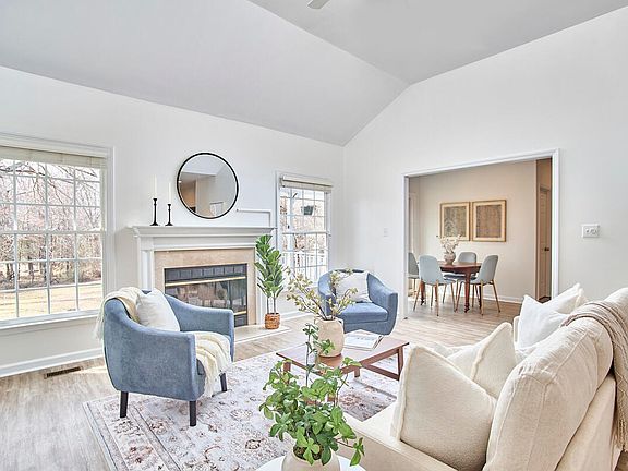 5th image of 2405 Old Stone Rd