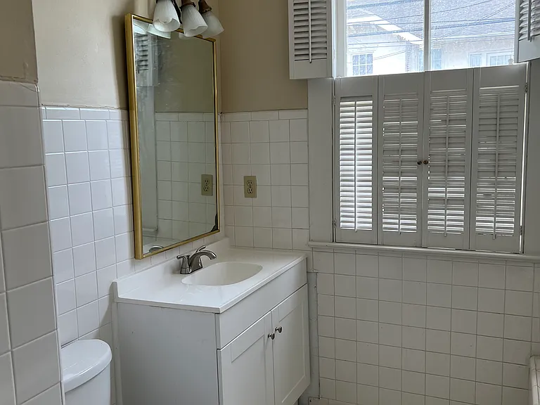 1602 Broadway St — Photo 10