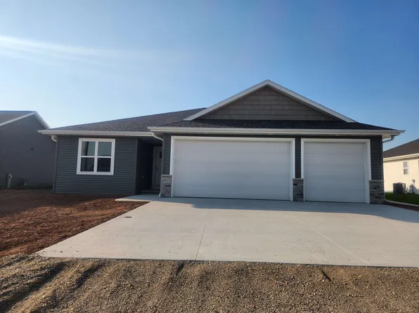 2027 Red Fox Ln, Kaukauna, WI 54130