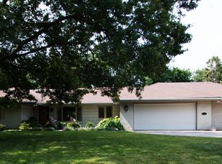 300 W Detweiller Dr, Peoria, IL