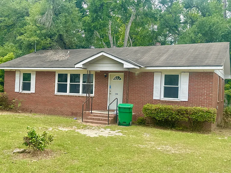 2408 Giddens Dr — Photo 2