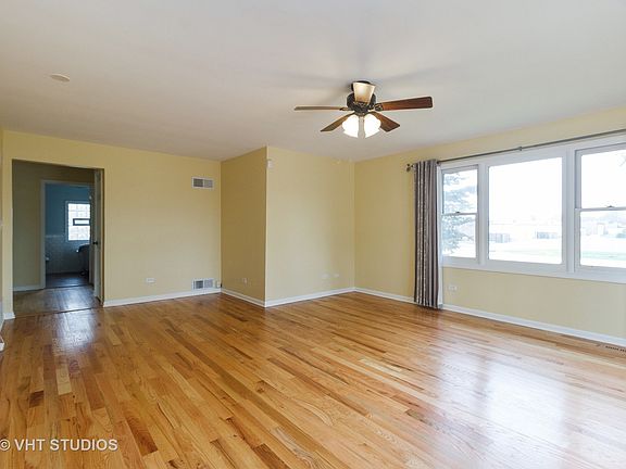 4th image of 15112 West Ave