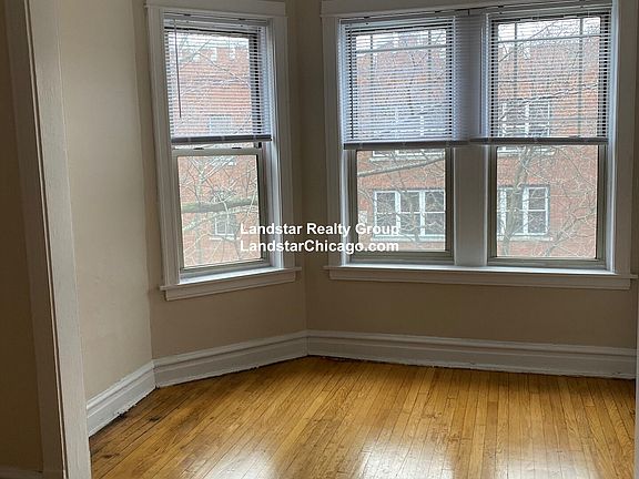 4th image of 7511 N Greenview Ave #3