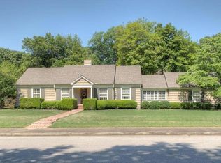 385 Woodmere Ln, Memphis, TN 38117