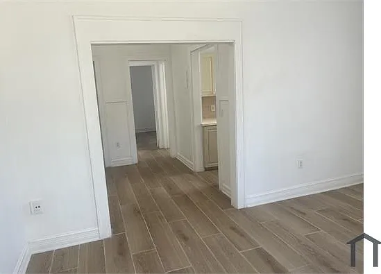 2036 SW 7th St #8 — Photo 1