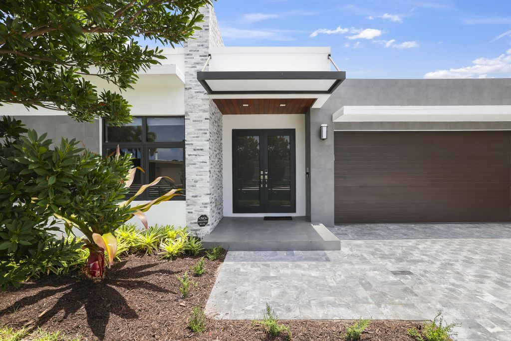 2620 SE 6th Street, photo 2