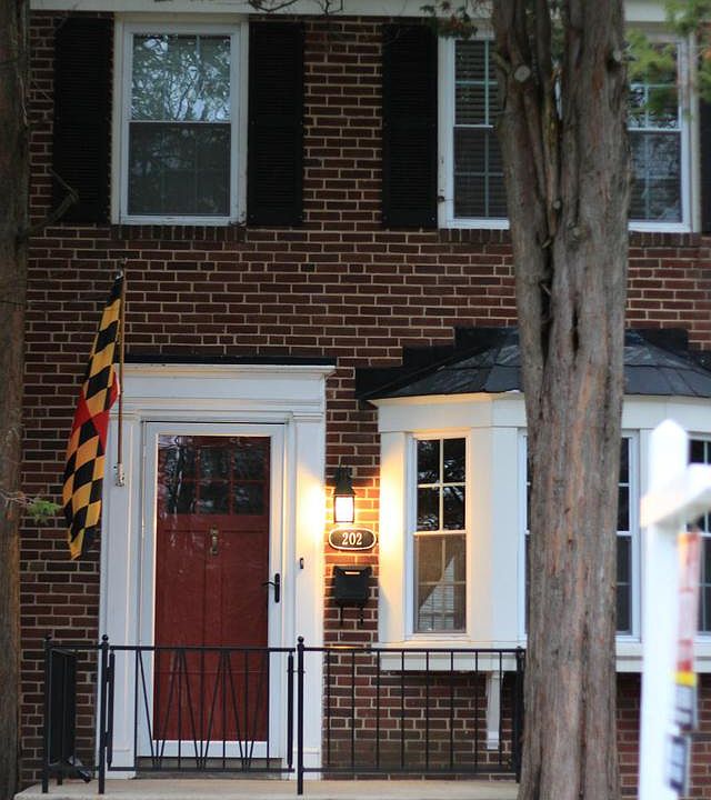 1st image of 202 Stevenson Ln