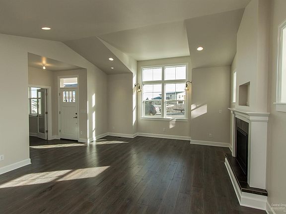 3rd image of 61091 SE Marble Mountain Ln