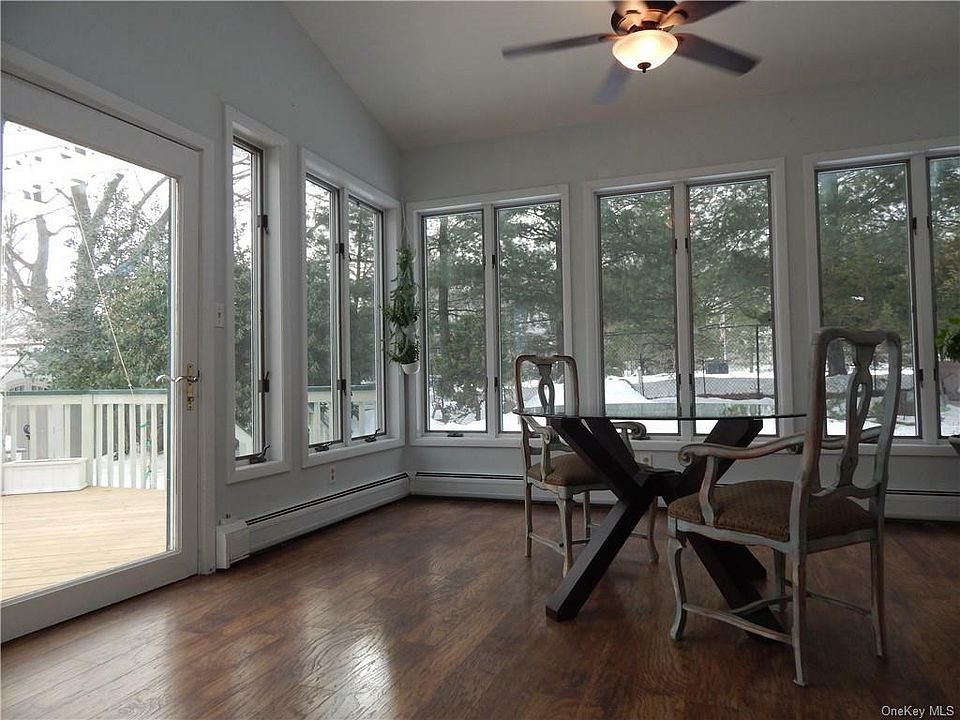 1st image of 6 Heather Ln