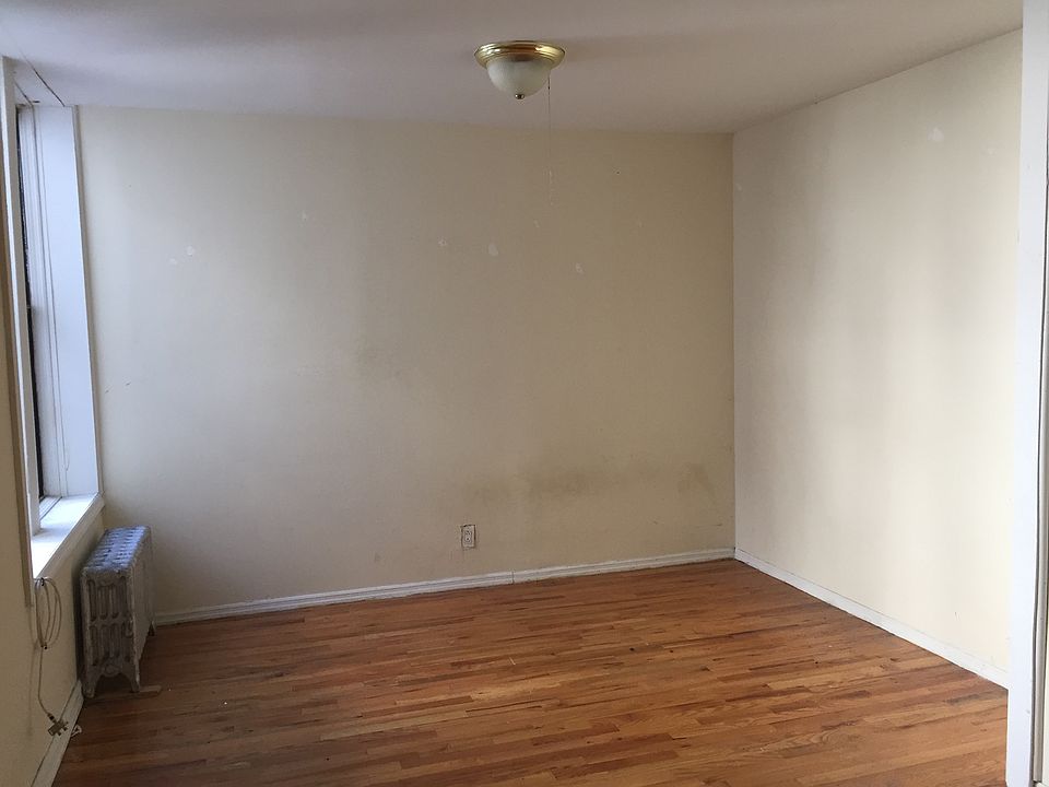 2nd image of 1294 Pacific St
