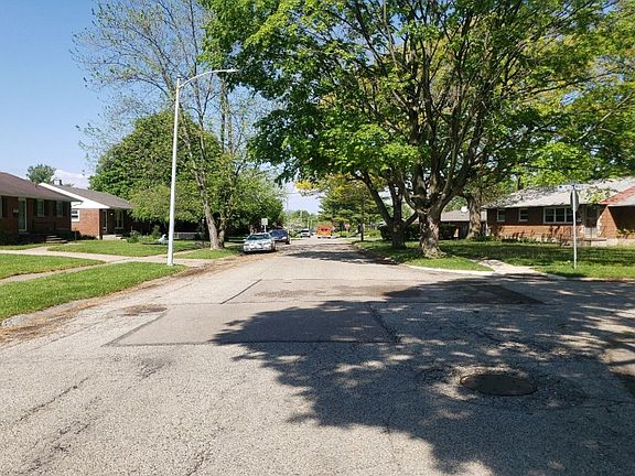 5th image of 4913 Tall Oaks Dr