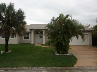 9016 SE Bobwhite St, Hobe Sound, FL 33455