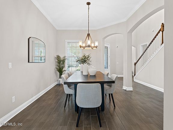 5th image of 140 RICHFIELD Court
