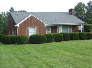 21 Avon Ave, Waynesboro, VA 22980