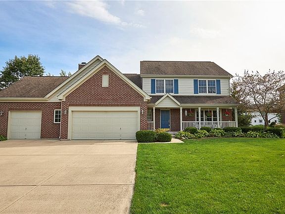 3rd image of 8865 Pin Oak Dr