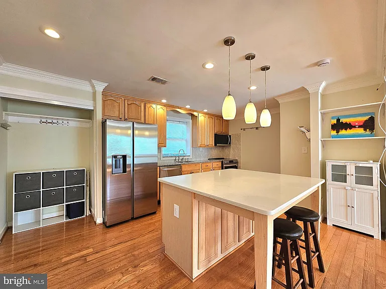 3109 Mosby St — Photo 4