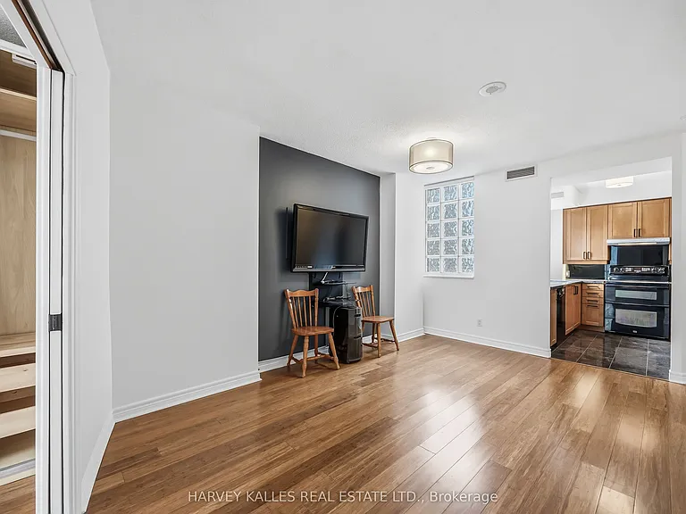55 Bloor St E #1907 — Photo 6