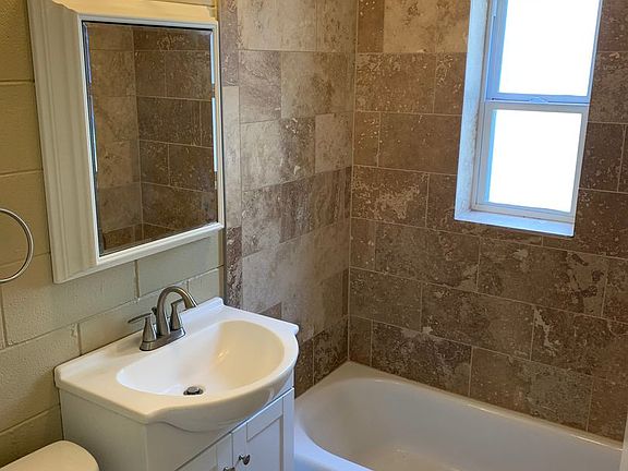 3rd image of 1355 Oakland Ave #1367-A
