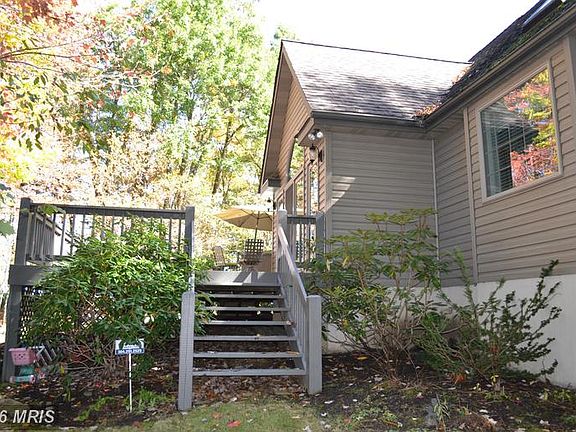 4th image of 812 Tamarack Cir