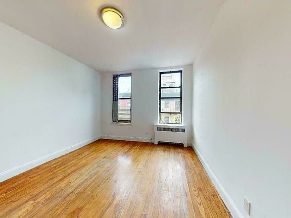 5th image of 214 W 102nd St APT 5D