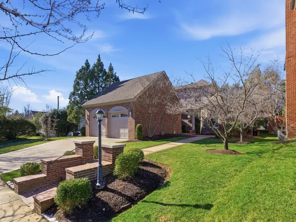 221 Holiday Rd, Lexington, KY 40502