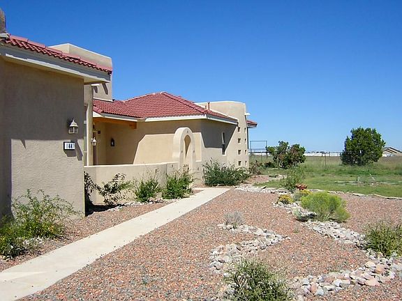 Front of Home - Spring/Summer Bushes Trimmed