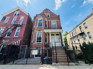 939 W 32nd St, Chicago, IL 60608