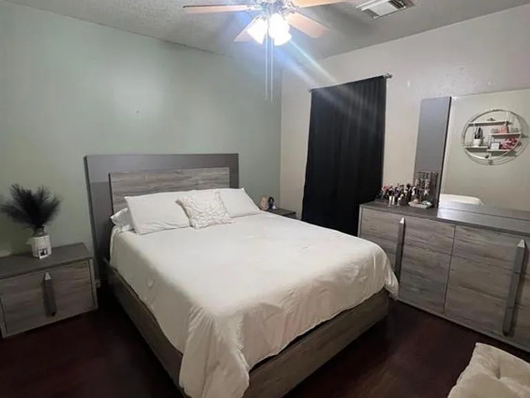 18710 Sandelford Dr — Photo 24