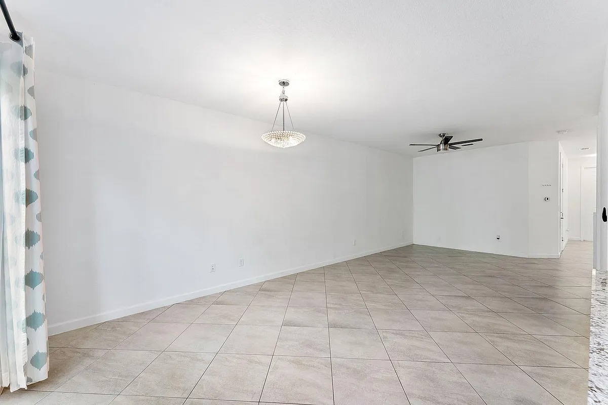 Building Photo - 12756 Anthorne Ln S