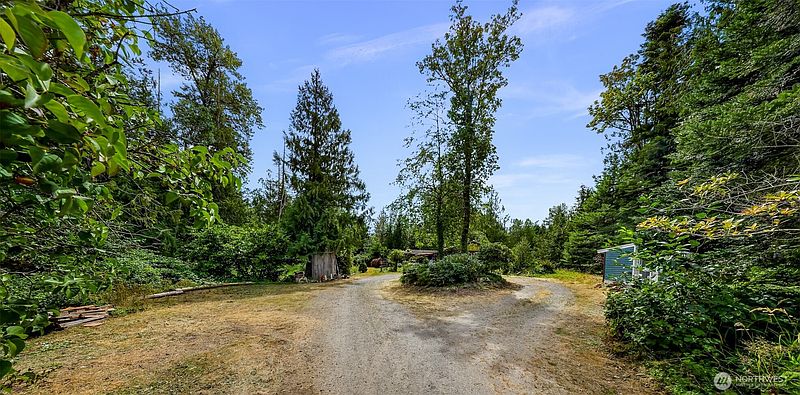 2nd image of 1361 E Axton Road