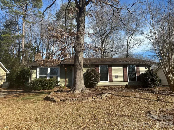 6011 Sunset Chase Ln, Charlotte, NC 28212