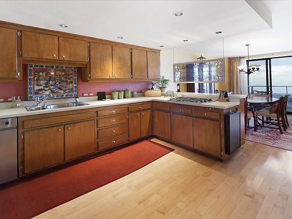 4th image of 159 Mendosa Ave