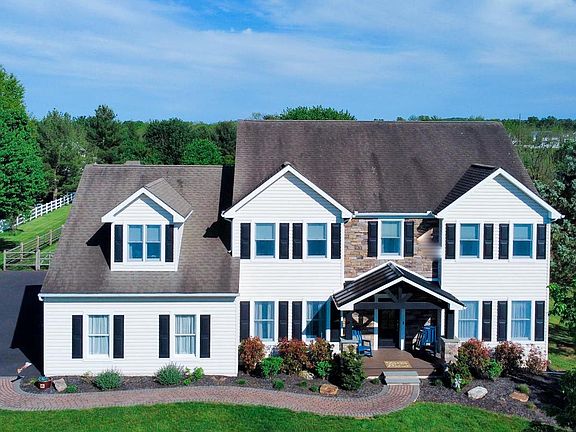 2nd image of 210 Jordan Dr