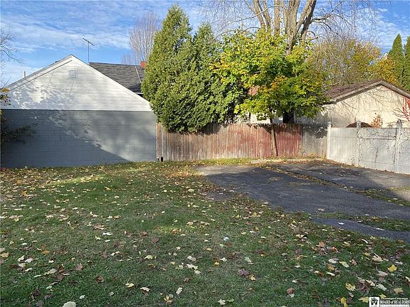 4th image of 16 Woodworth Ave