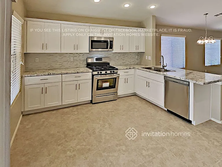 12759 W Desert Mirage Dr — Photo 8