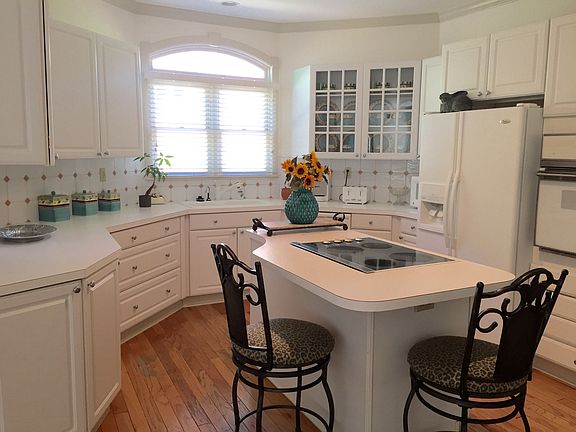 5th image of 2723 Sweet Oaks Cir