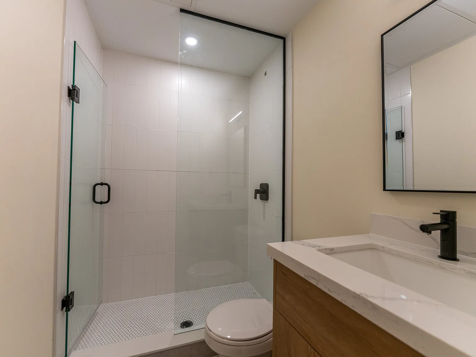 11 Robert St — Photo 2