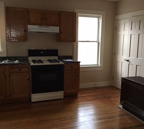 3rd image of 257 N Front St Rear 3
