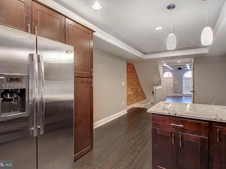 1430 S Charles St — Photo 8